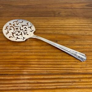 Vintage Wm. A. Rogers Silverplate Pastry Server | Oneida LTD